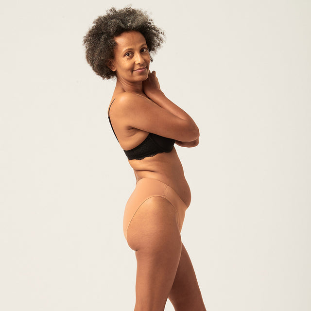 SFBIMHCINW-MB_Recycled_Seamfree_Bikini_MH_Cinnamon-2_Model_Babsy_10.jpg